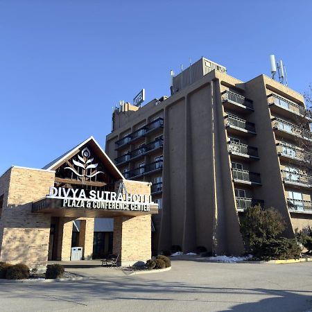 Divya Sutra Plaza And Conference Centre, Vernon, Bc Luaran gambar