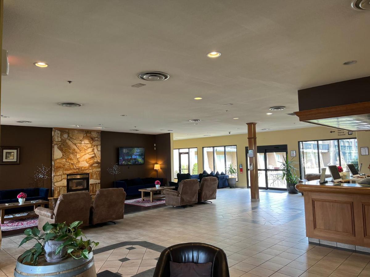 Divya Sutra Plaza And Conference Centre, Vernon, Bc Luaran gambar