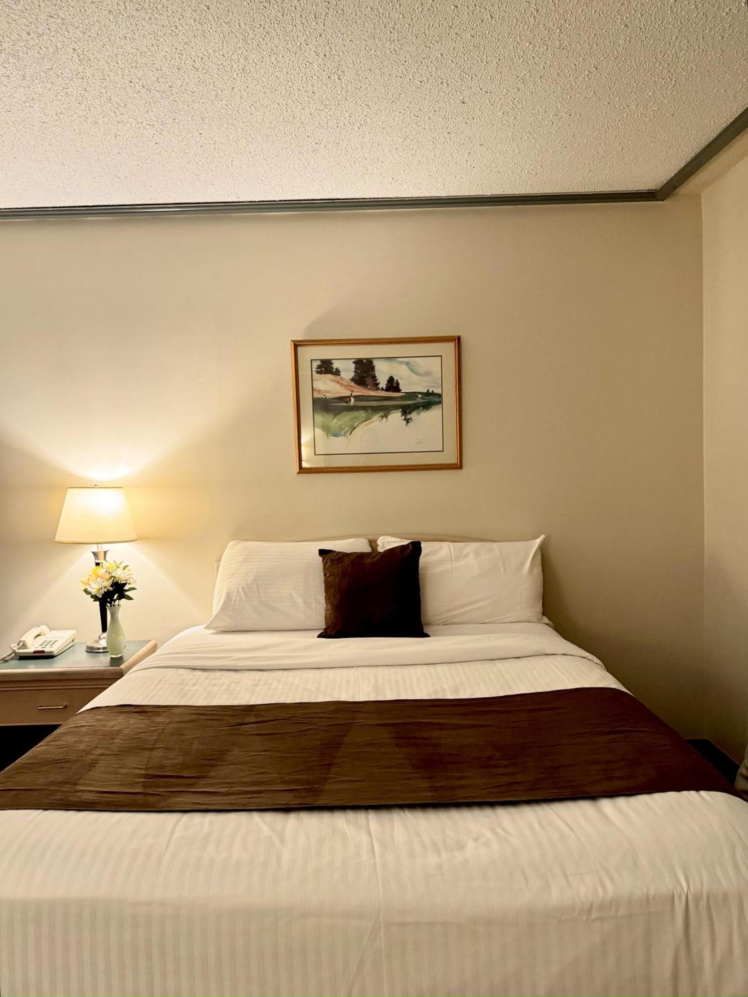 Divya Sutra Plaza And Conference Centre, Vernon, Bc Luaran gambar