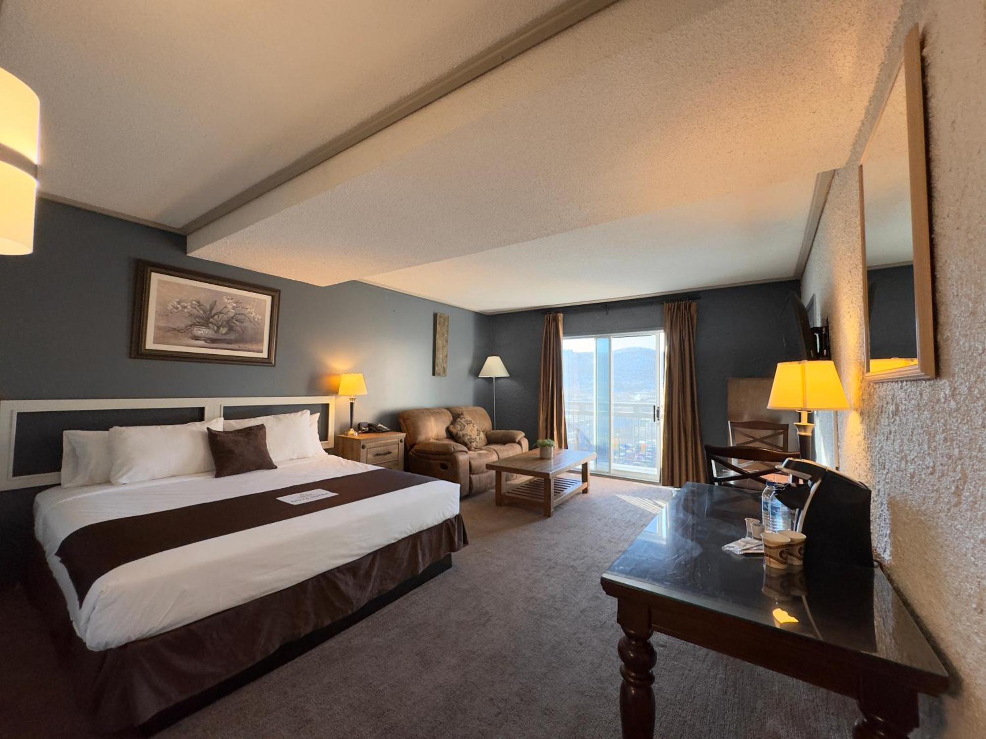 Divya Sutra Plaza And Conference Centre, Vernon, Bc Luaran gambar