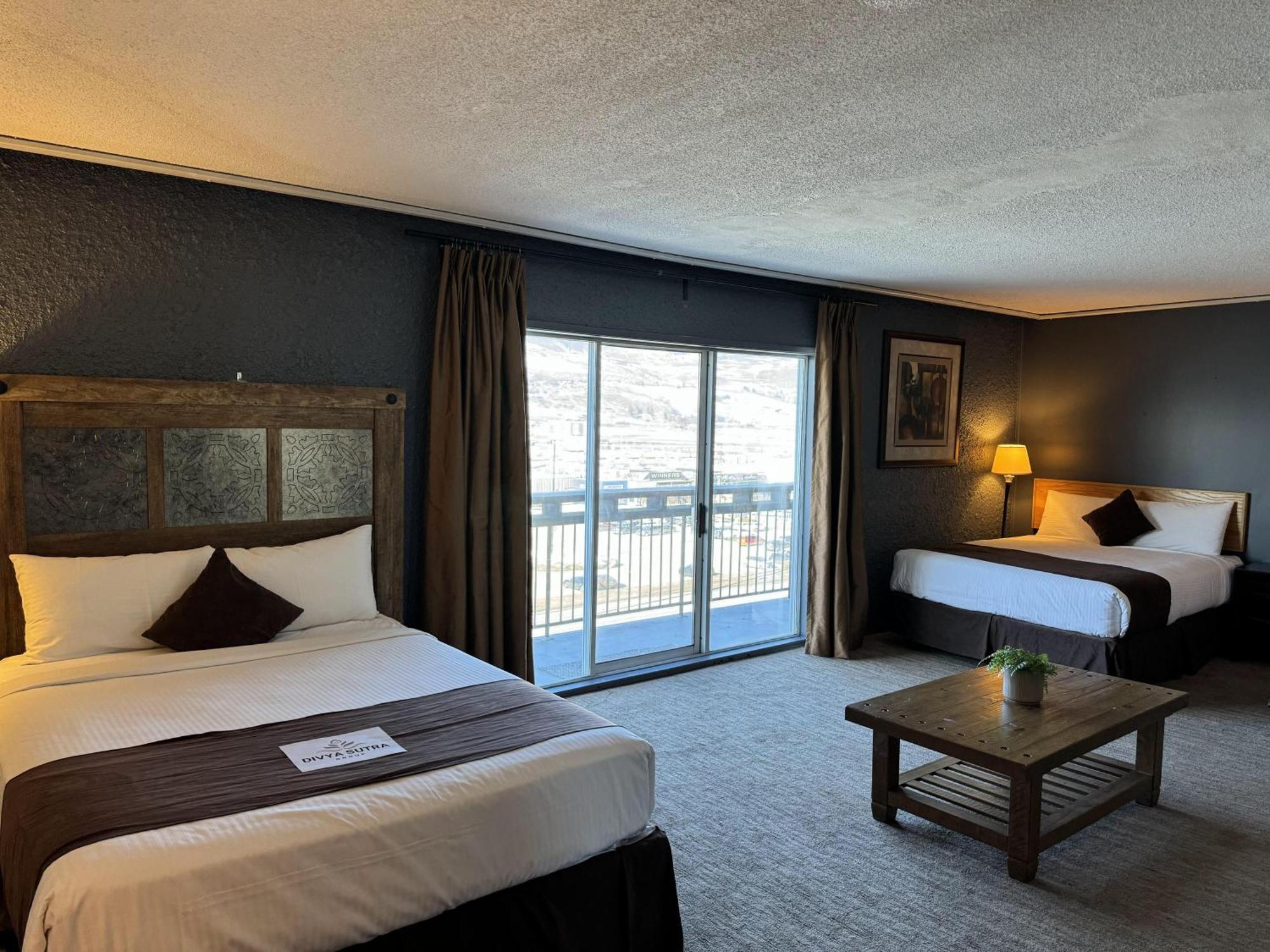 Divya Sutra Plaza And Conference Centre, Vernon, Bc Luaran gambar