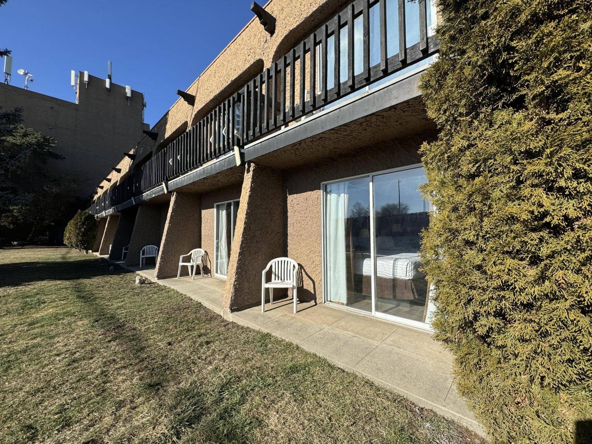 Divya Sutra Plaza And Conference Centre, Vernon, Bc Luaran gambar