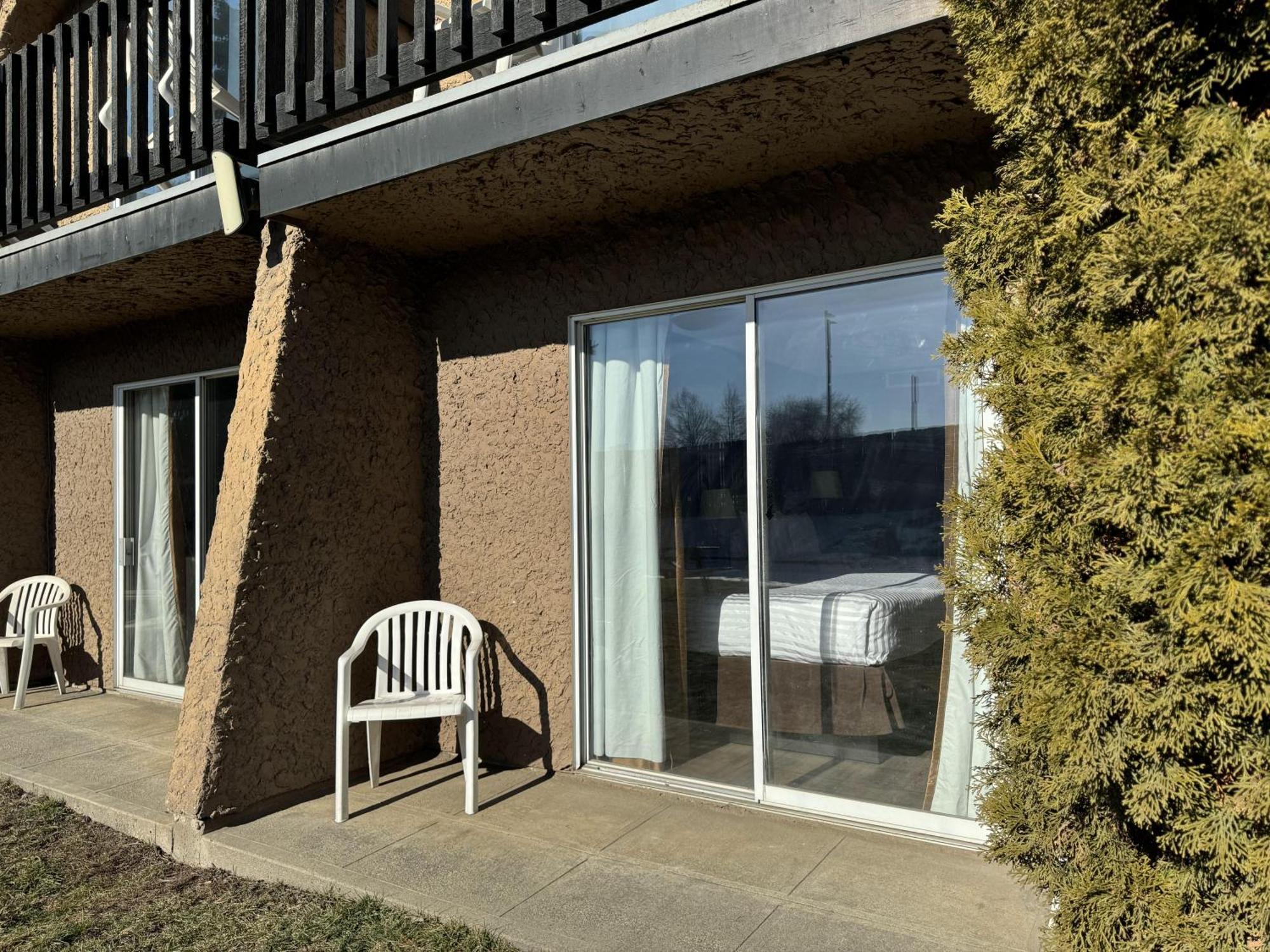 Divya Sutra Plaza And Conference Centre, Vernon, Bc Luaran gambar
