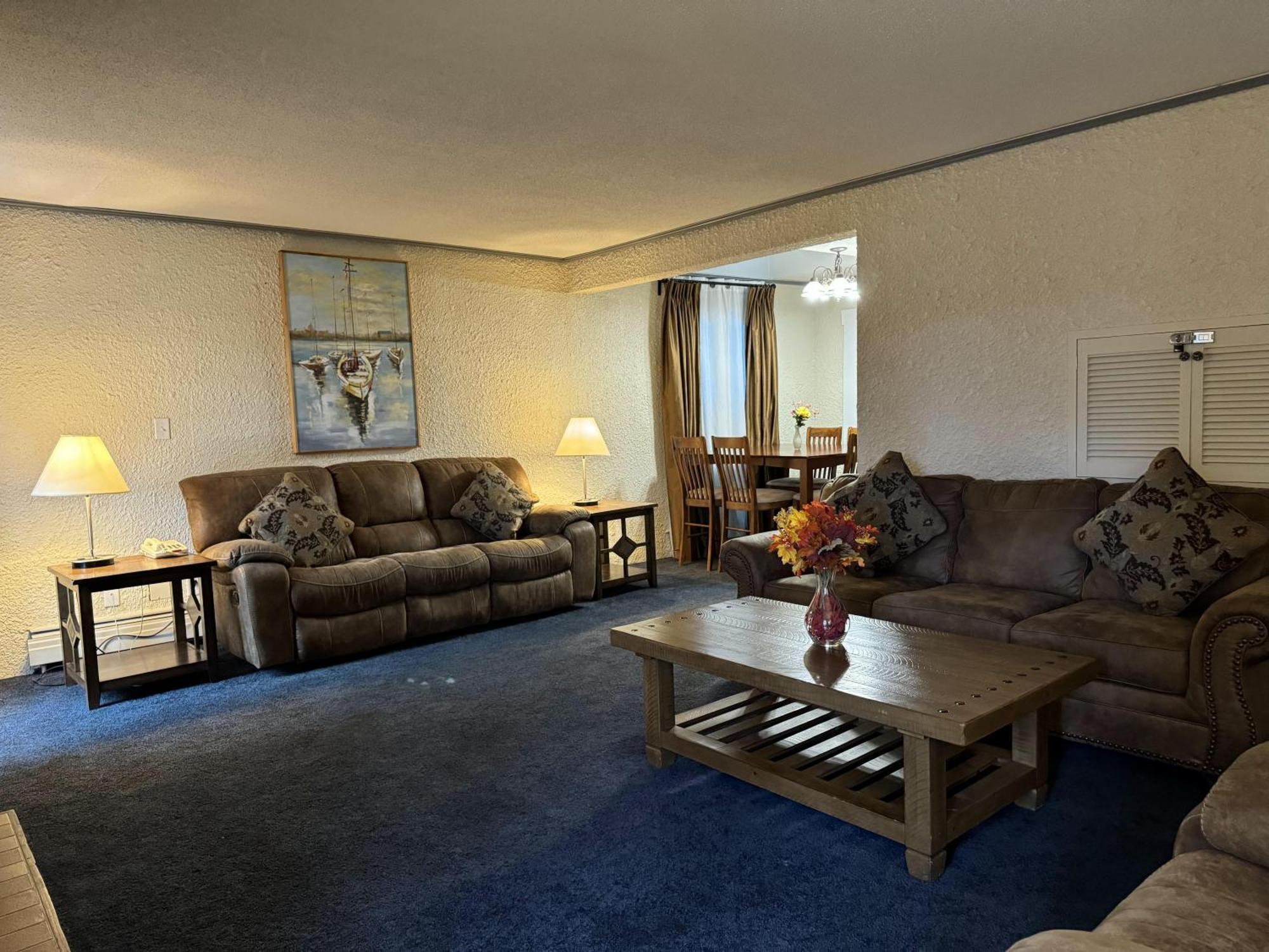 Divya Sutra Plaza And Conference Centre, Vernon, Bc Luaran gambar